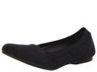 Stuart Weitzman Squeeze (Black Goose Bump Nappa)