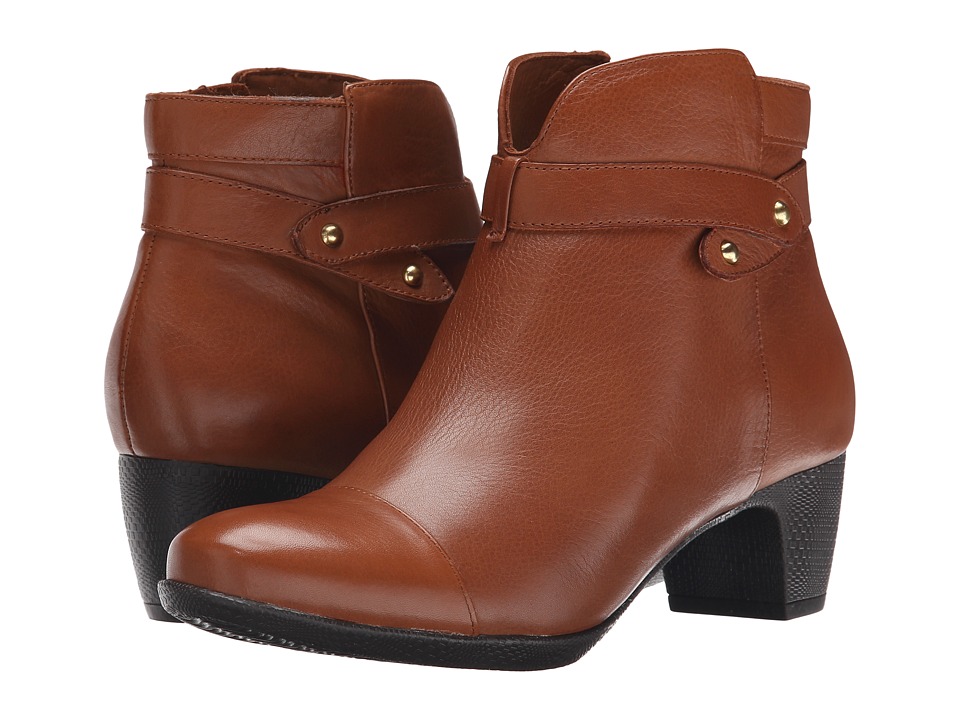 SoftWalk Ivanhoe (Cognac Tumbled Leather) Women