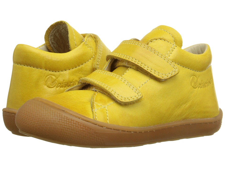 Boys yellow shoes Designed with ultimate comfort and playful design, shop Yellow Box and find your favorite footwear for any occasion. Discover sandals, flats, boots, heels, wedges and our highly-coveted jeweled flip-flops.