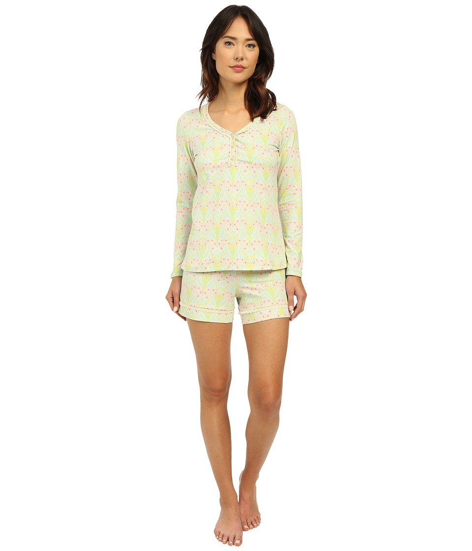 Items in search results Pajama Sets for Women Are you trying to select the perfect pajama set?Our womens pajamas come in sets. That way you can be fashionable even at bedtime! If you're looking for a bargain, and don't have your eye on a specific brand or print, order a set from our Clearance section.