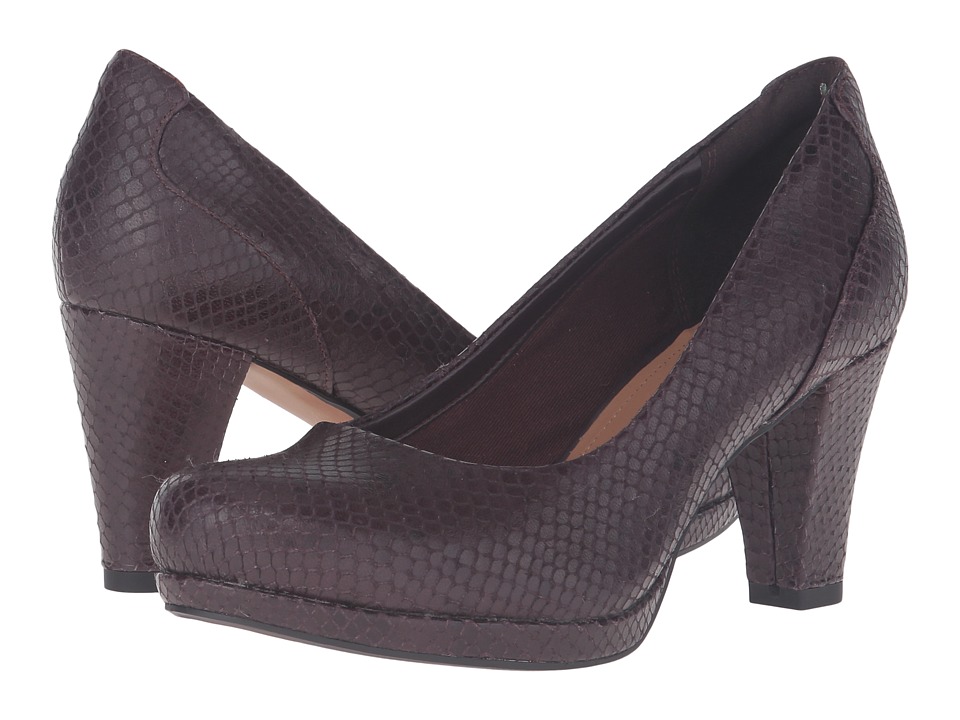clarks chorus chic pump