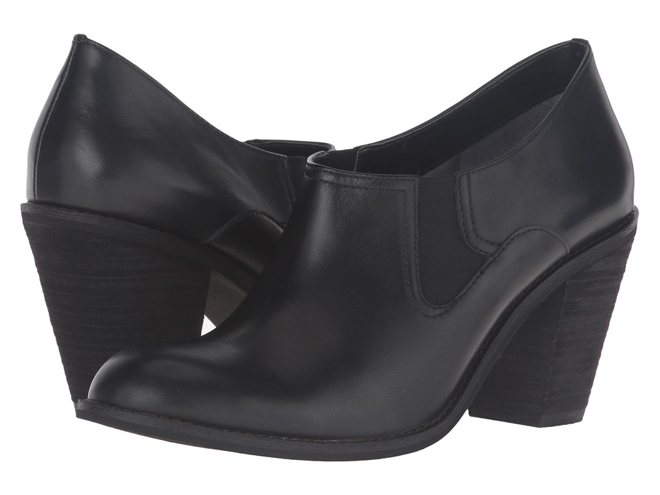 SoftWalk Fargo (Black Smooth Leather) High Heels