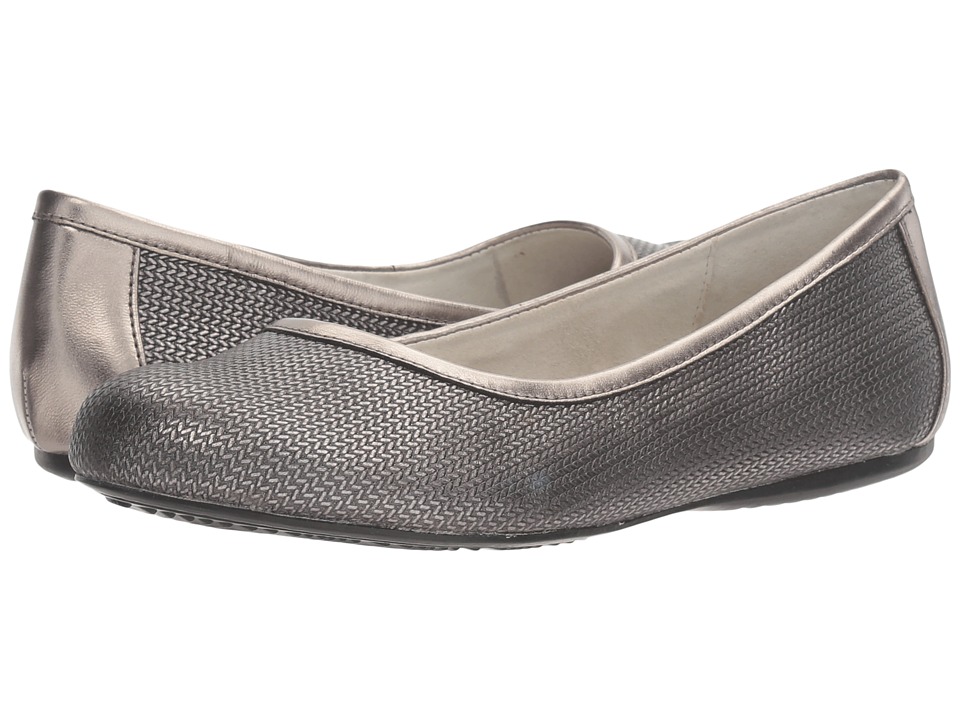 SoftWalk Napa (Pewter Metallic Herringbone Embossed Leather) Women
