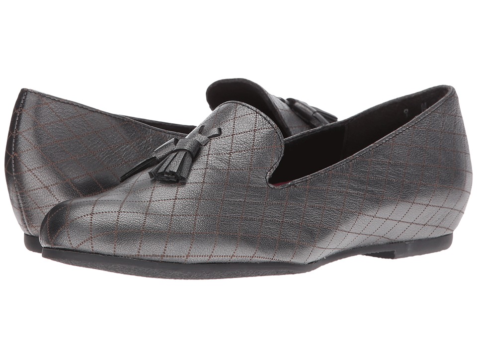 munro tallie tassel loafer