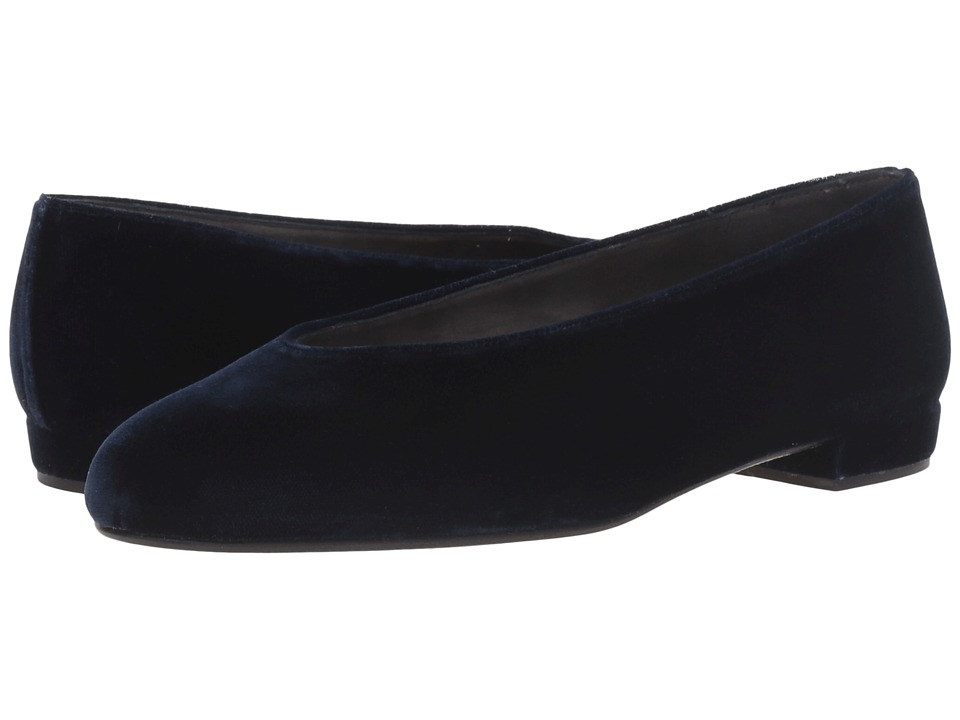 Stuart Weitzman Chicflat (Navy Velvet) Women