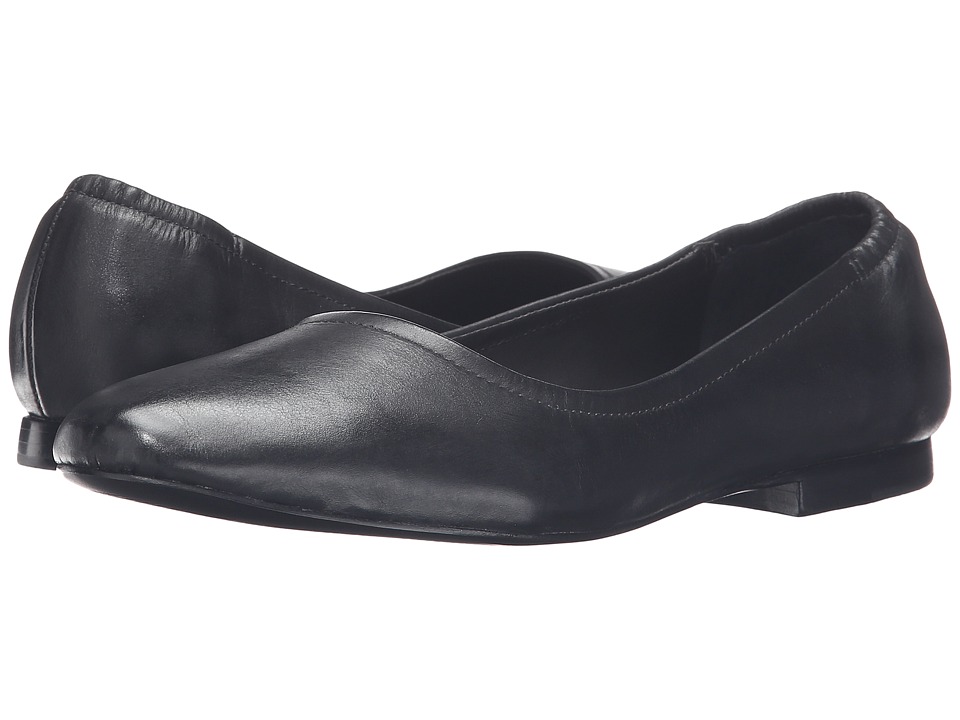 Bernardo Dina (Black Vintage Calf) Women