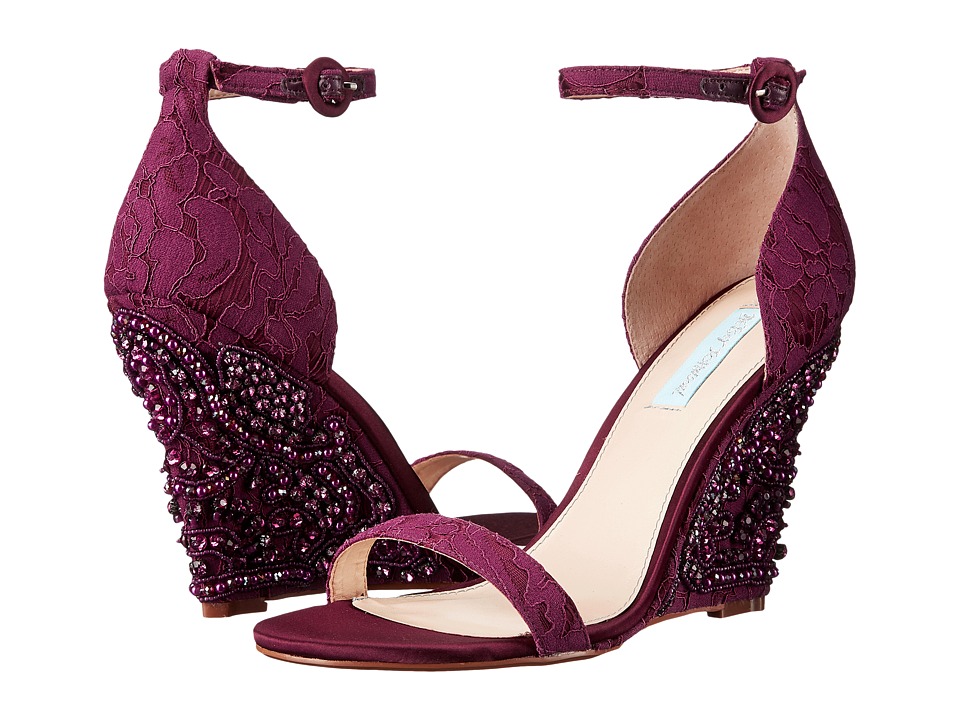 Electronics Gift Guide Betsey Johnson apparel, outerwear, footwear, handbags, belts, fragrance, optical, jewelry and watches, umbrellas, stationary, bedding, fashion accessories and cold weather accessories, swimwear, luggage and intimate apparel are distributed in more than 2, .