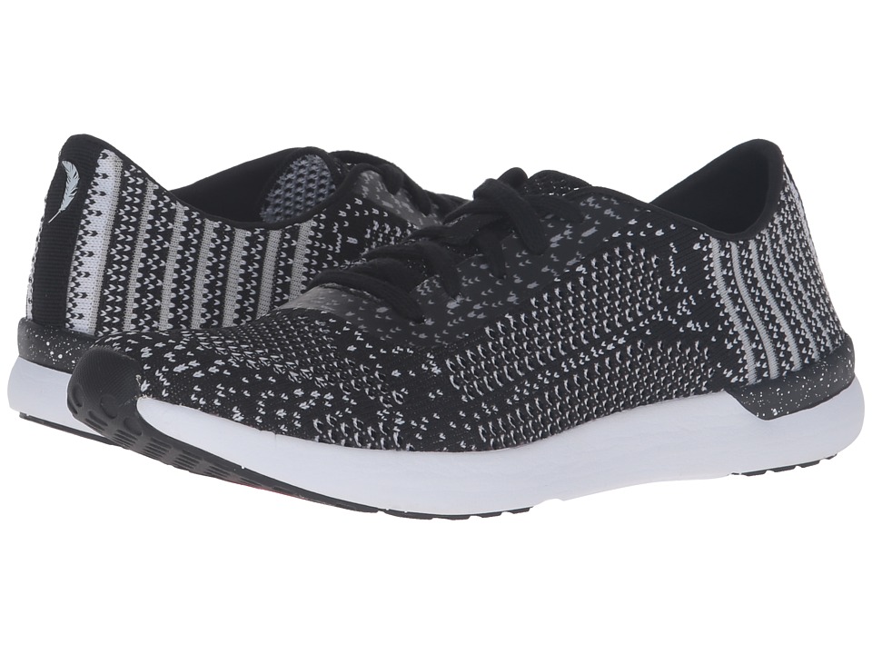 Jessica Simpson Fitt (Black/White Knit) Women