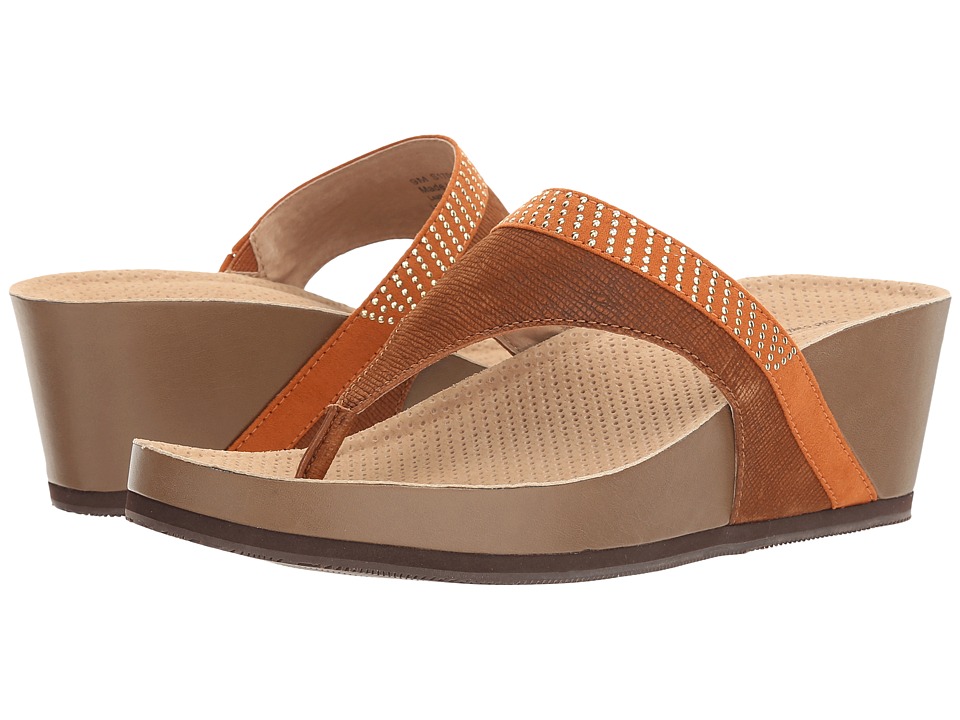 SoftWalk Heights (Cognac/Gold Studs) Women