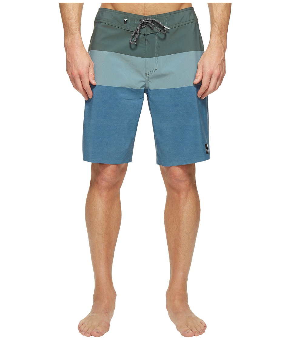 Quiksilver Highline Blocked Vee 20 Boardshorts (Four Leaf) Men