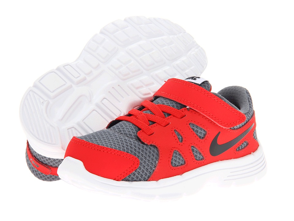 Nike Kids Revolution 2 Boys Shoes (Red)