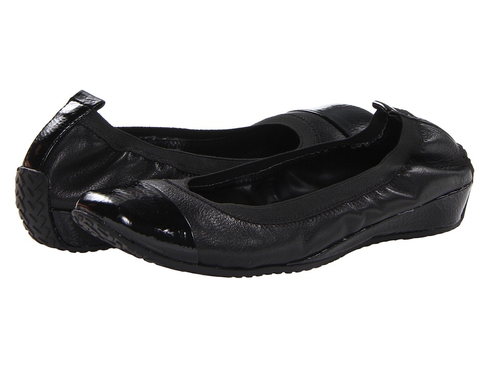 Kenneth Cole Reaction Blink Wink Womens Flat Shoes (Black)