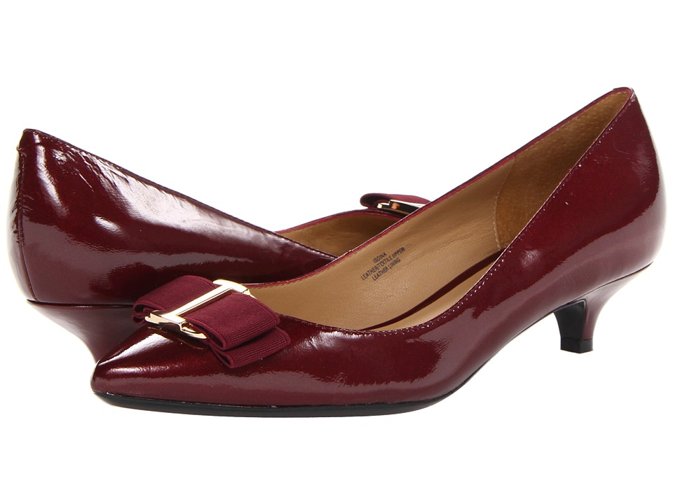 Isaac Mizrahi New York Gina Womens 1 2 inch heel Shoes (Tan)