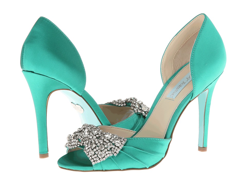 Betsey Johnson s wedding shoes just SOMETHING BLUE me away har har har Offbeat Wed was Offbeat Bride