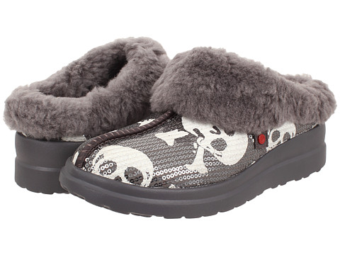 i heart ugg skull slippers