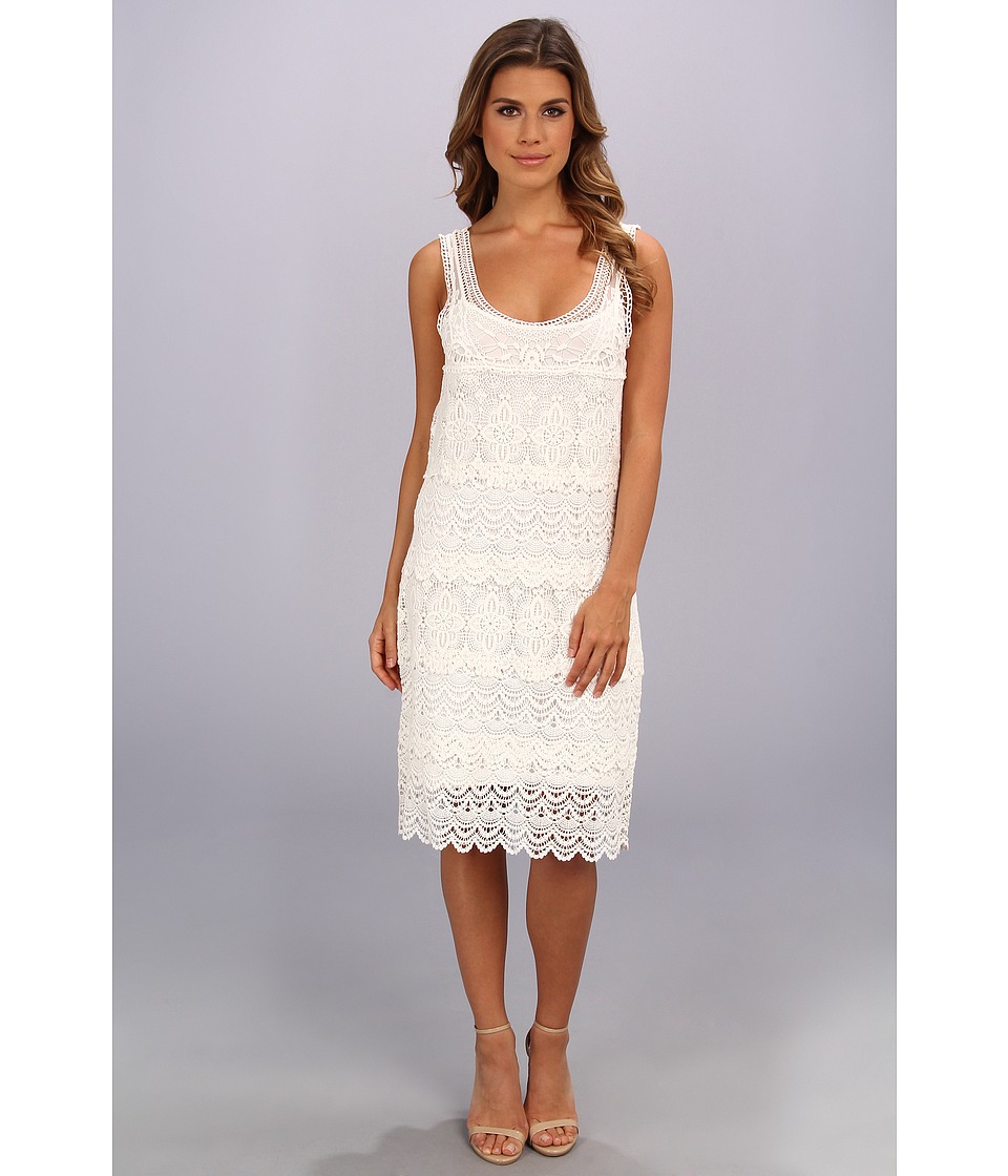 Adrianna Papell Sleeveless Scoop Neck Dress w/ Tiered Crochet Lace Womens Dress (White)