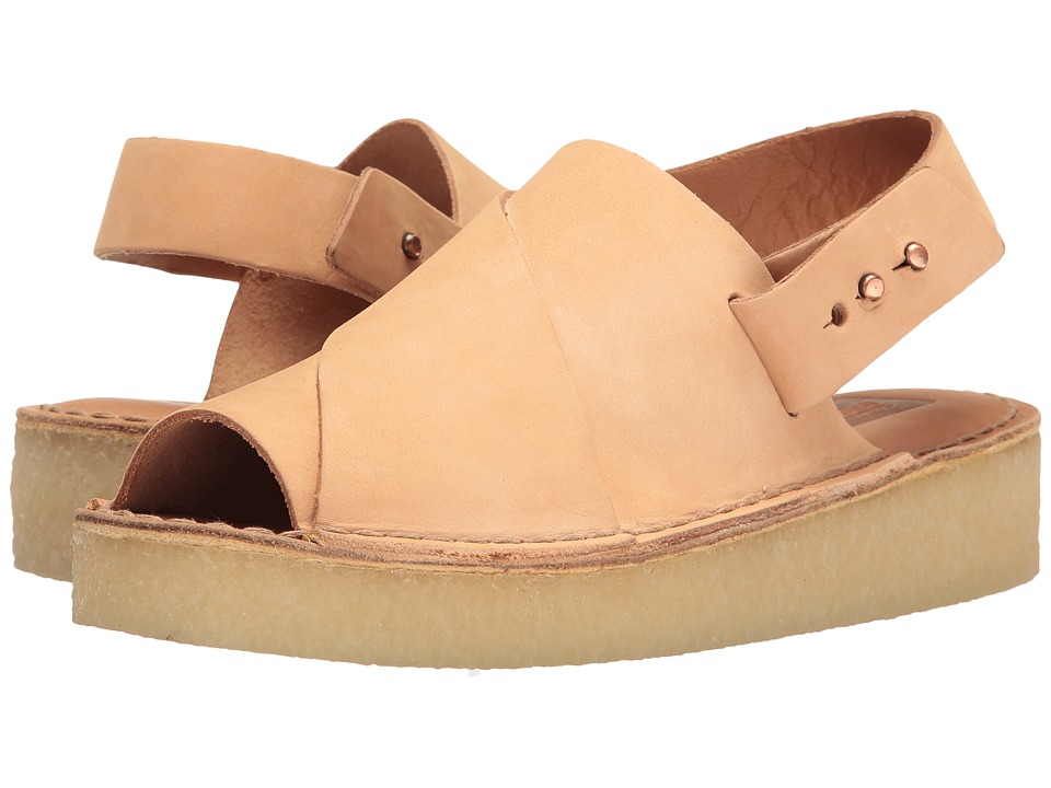 clarks ladies tan shoes