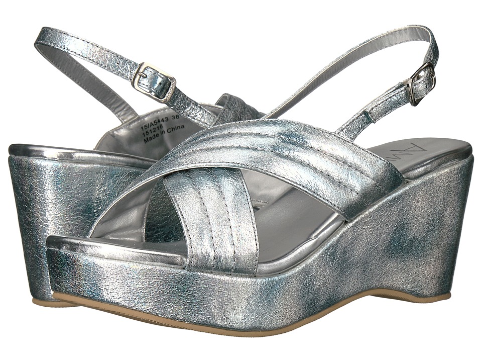 Amiana 15-A5443 (Little Kid/Big Kid/Adult) (Silver Aura Metallic) Girl